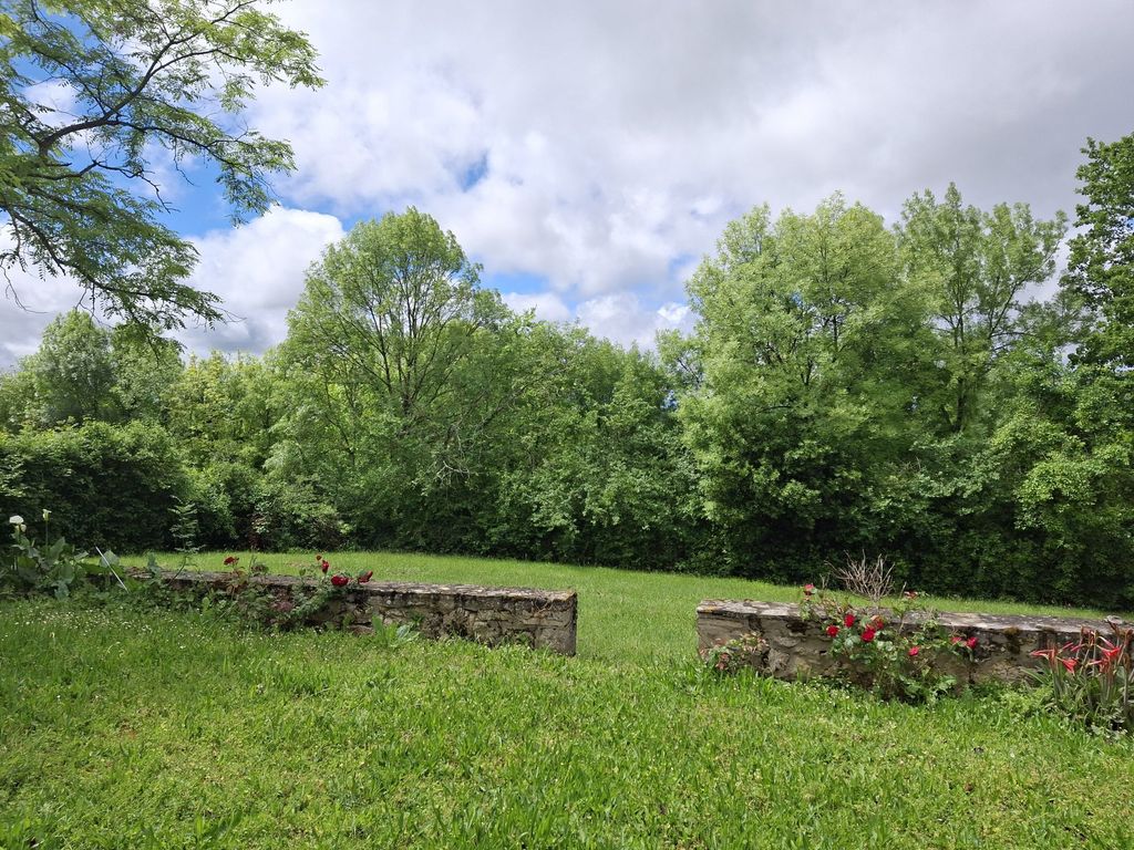 Property photo 2 of 20 1778513352_Vm17694_4_Original