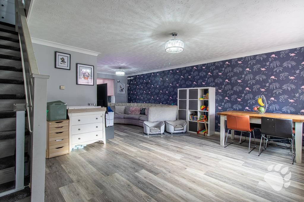 Property photo 3 of 21 Living Room