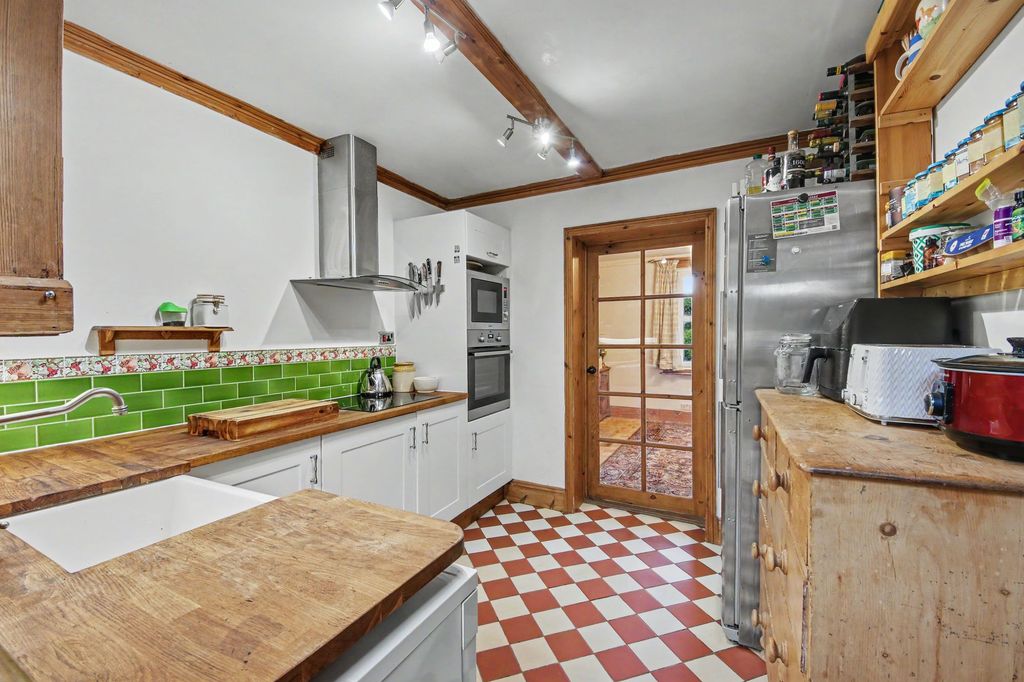 Property photo 3 of 13