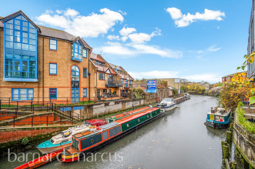 Property photo 3 of 8 Exterior