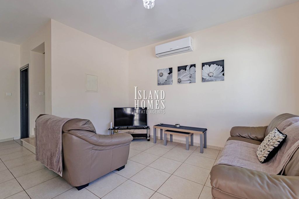 Property photo 3 of 32