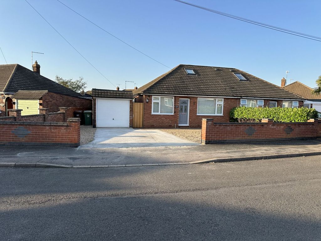 Property photo 1 of 10 Front