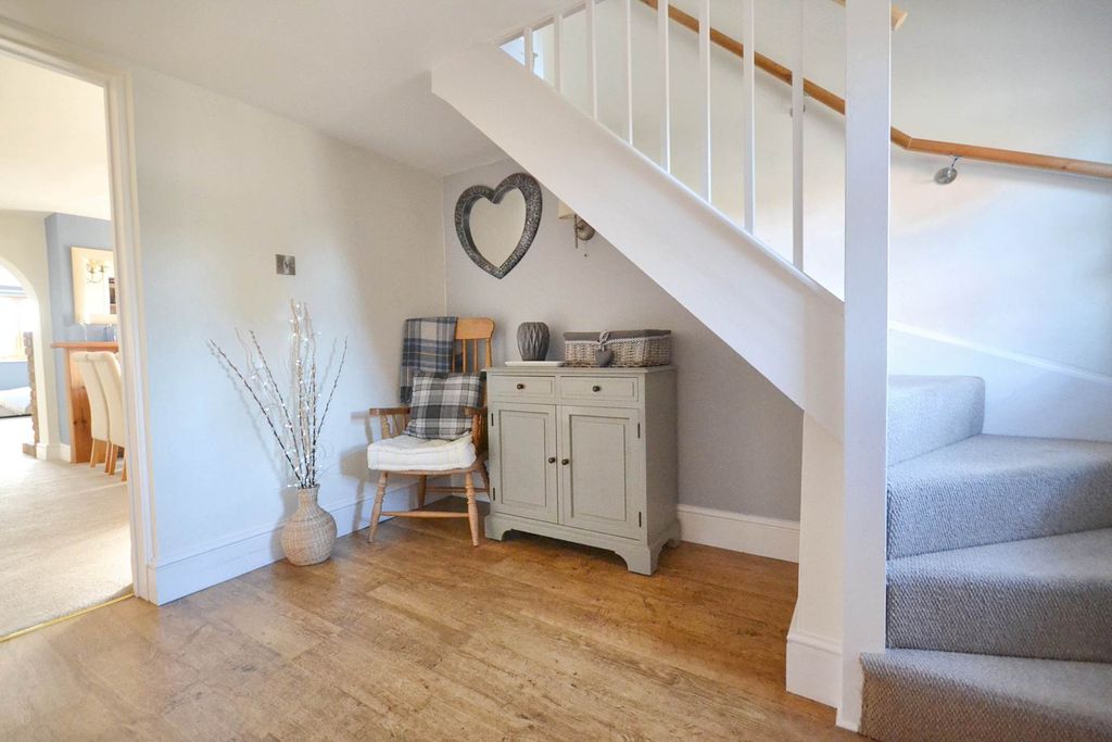 Property photo 3 of 27