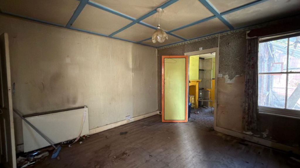 Property photo 3 of 13