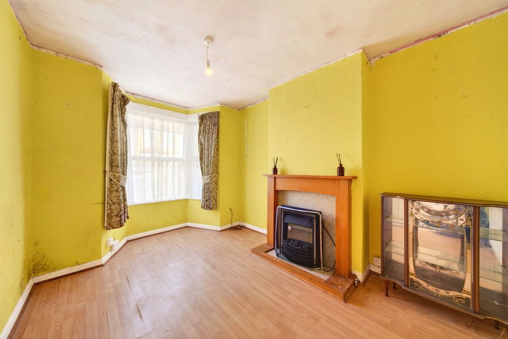 Property photo 2 of 12