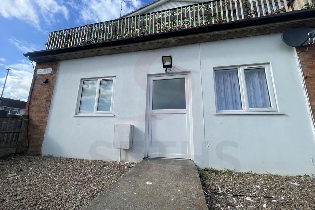 Property photo 1 of 9 Front