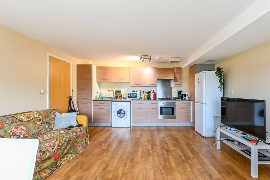 Property photo 1 of 9