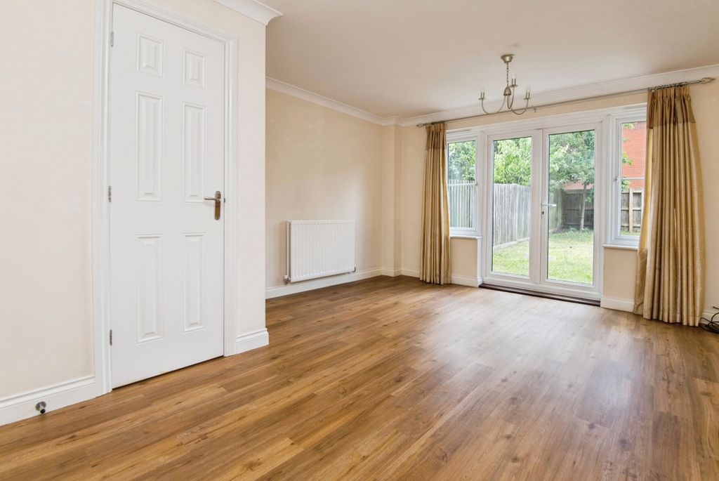 Property photo 3 of 15 Photo