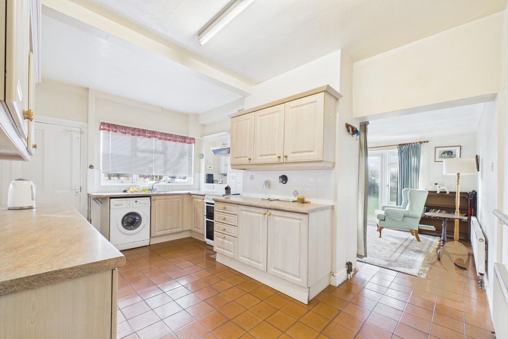 Property photo 2 of 29 Cam01659G0-Pr0678-Still007.Jpg