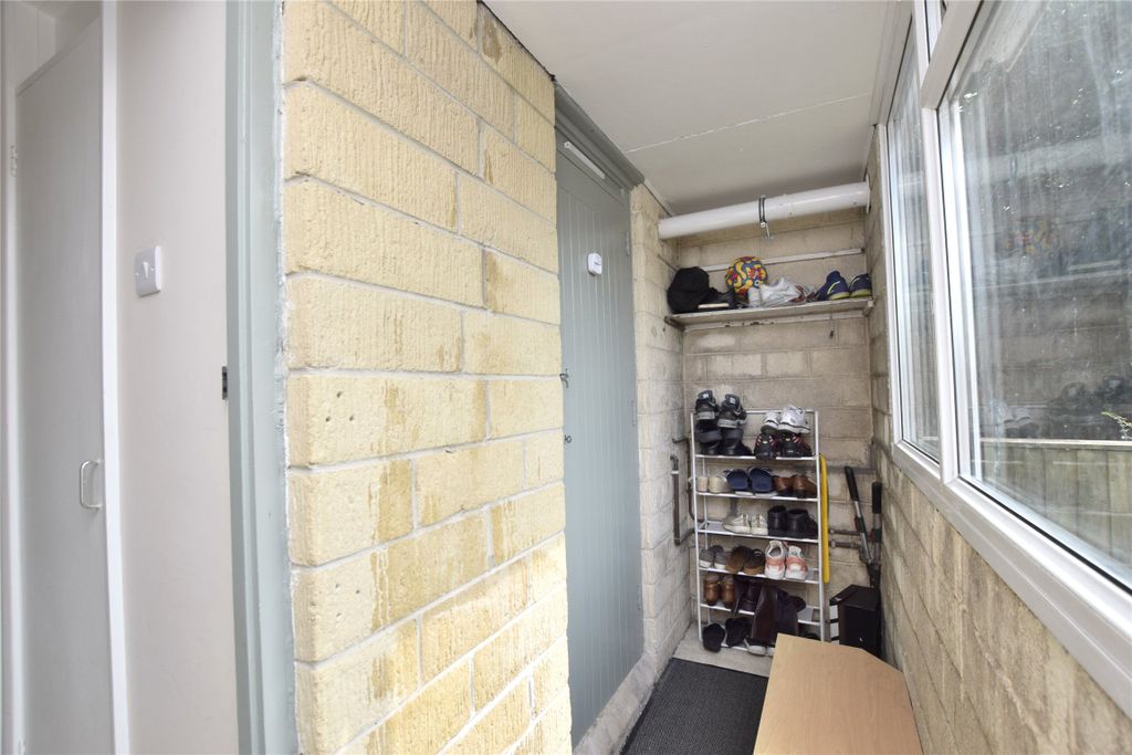 Property photo 2 of 17 Entrance