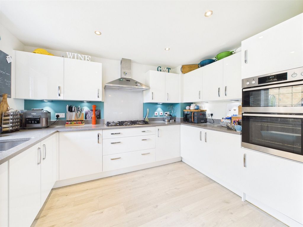 Property photo 2 of 17 Picture No. 03