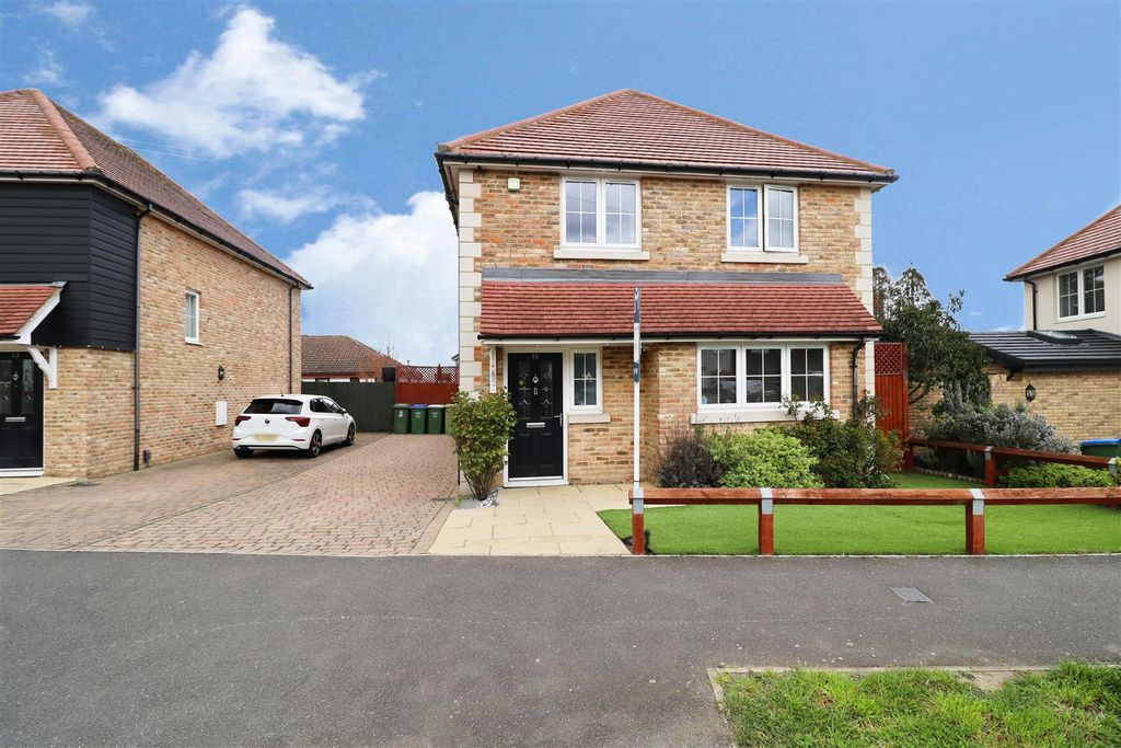 Property photo 3 of 22 Front