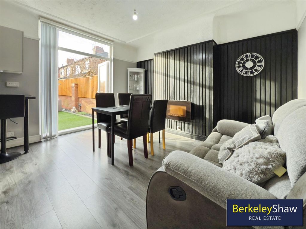 Property photo 3 of 21 Kitchen/Dining Room