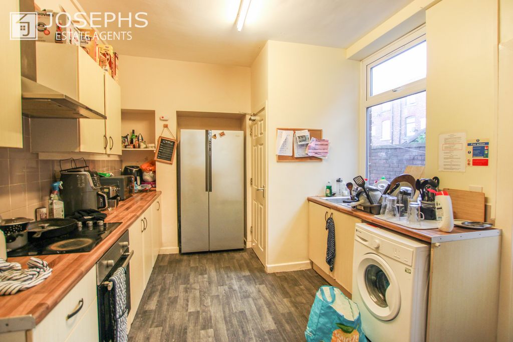 Property photo 2 of 5