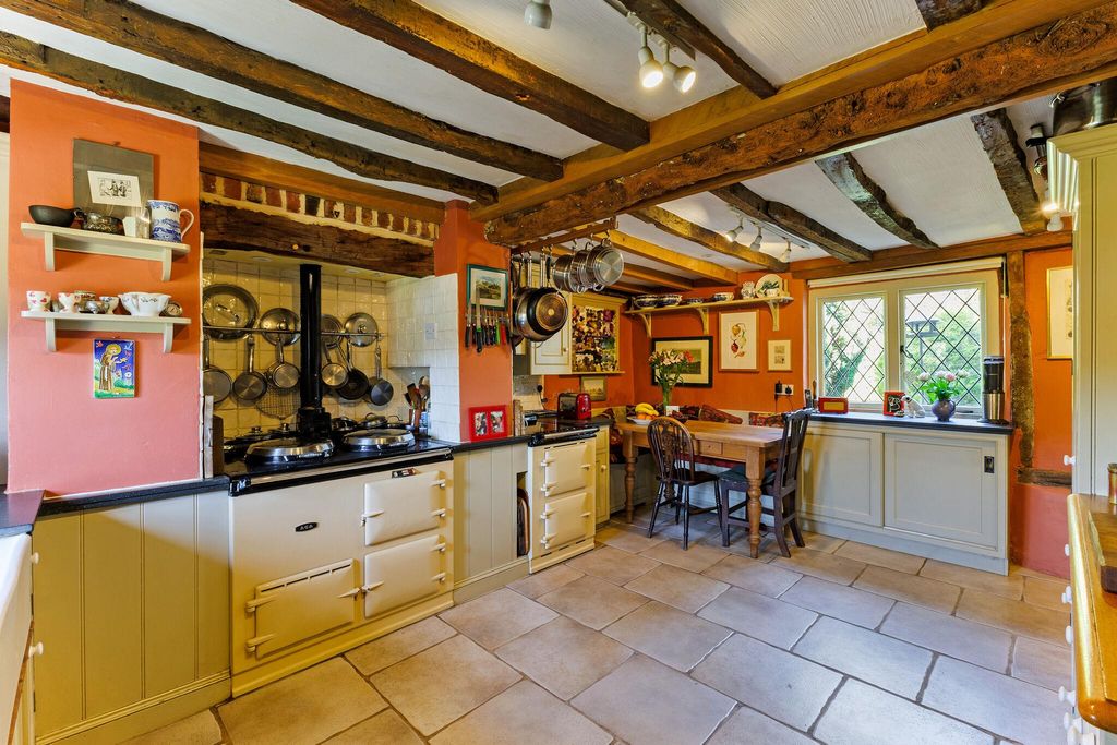 Property photo 2 of 19 Image