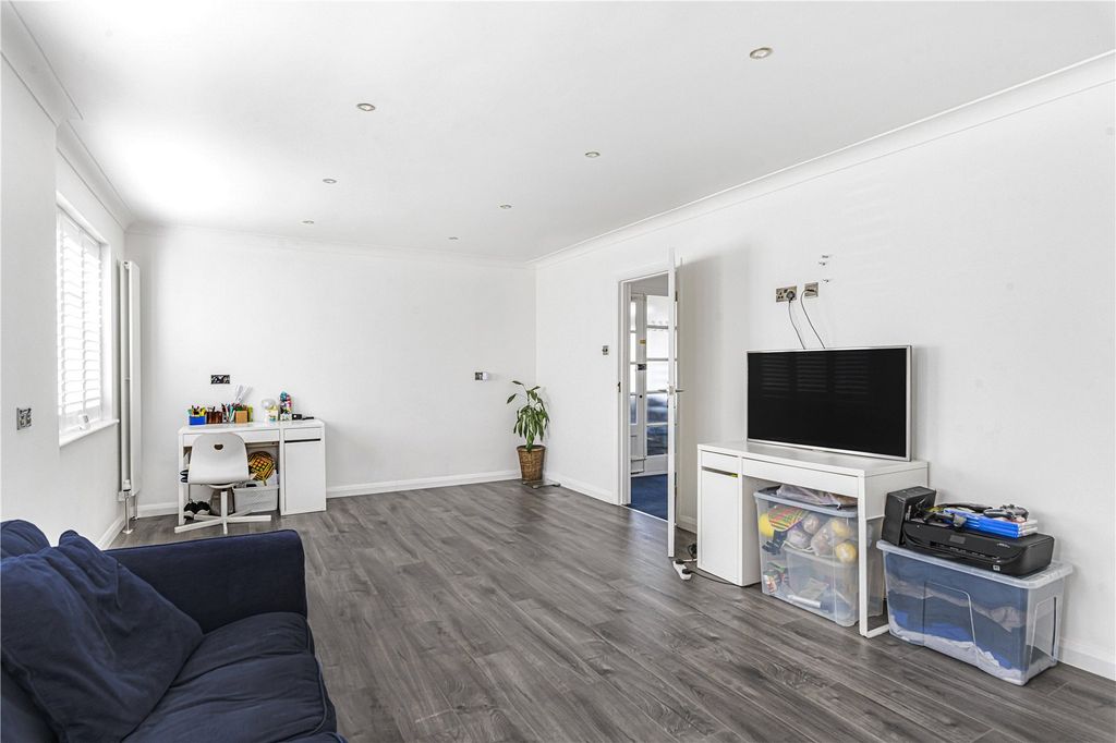 Property photo 2 of 11 Picture No. 20