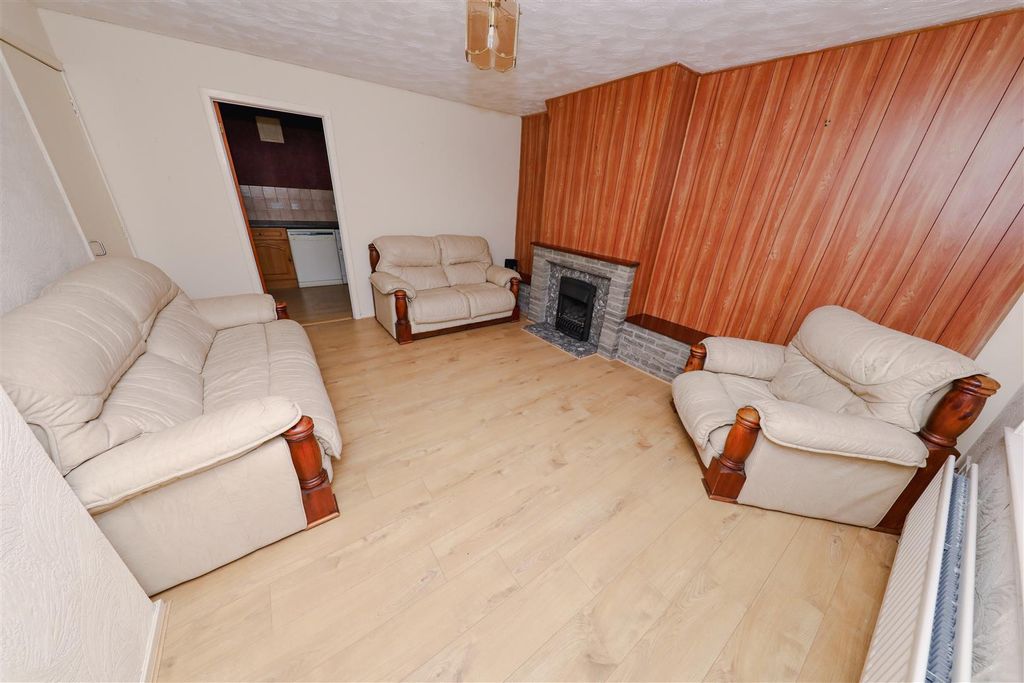 Property photo 2 of 12 B