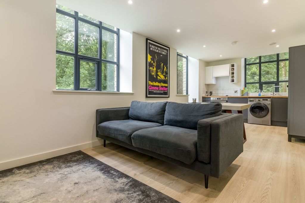 Property photo 2 of 11 Living Kitchen