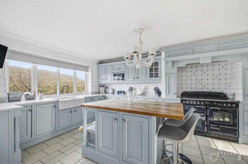 Property photo 3 of 24