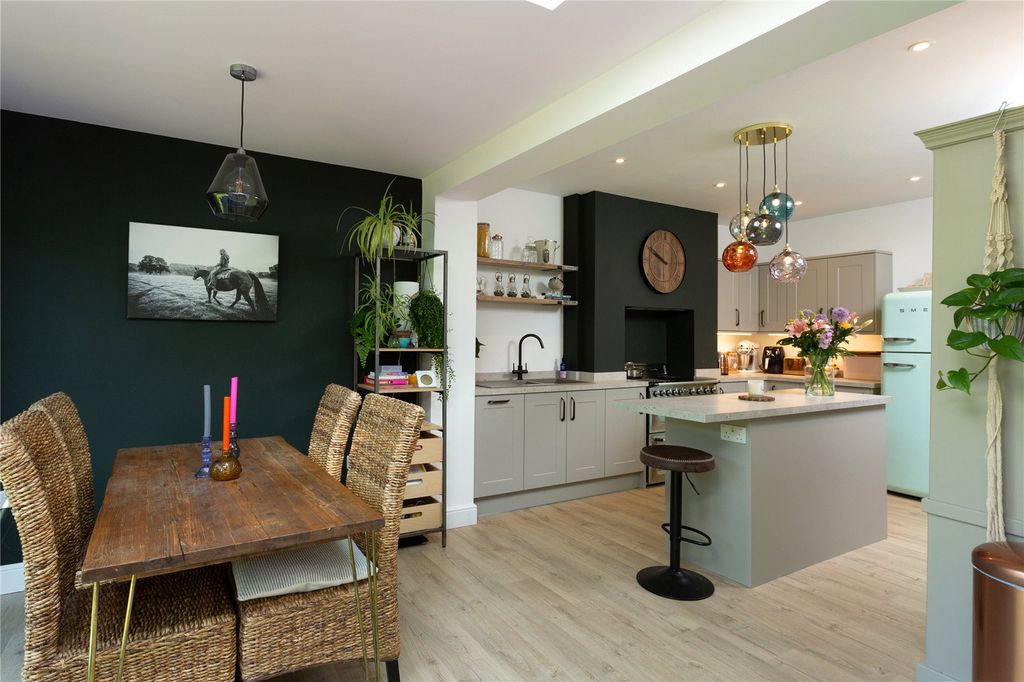 Property photo 3 of 12 Kitchen/Dining Area