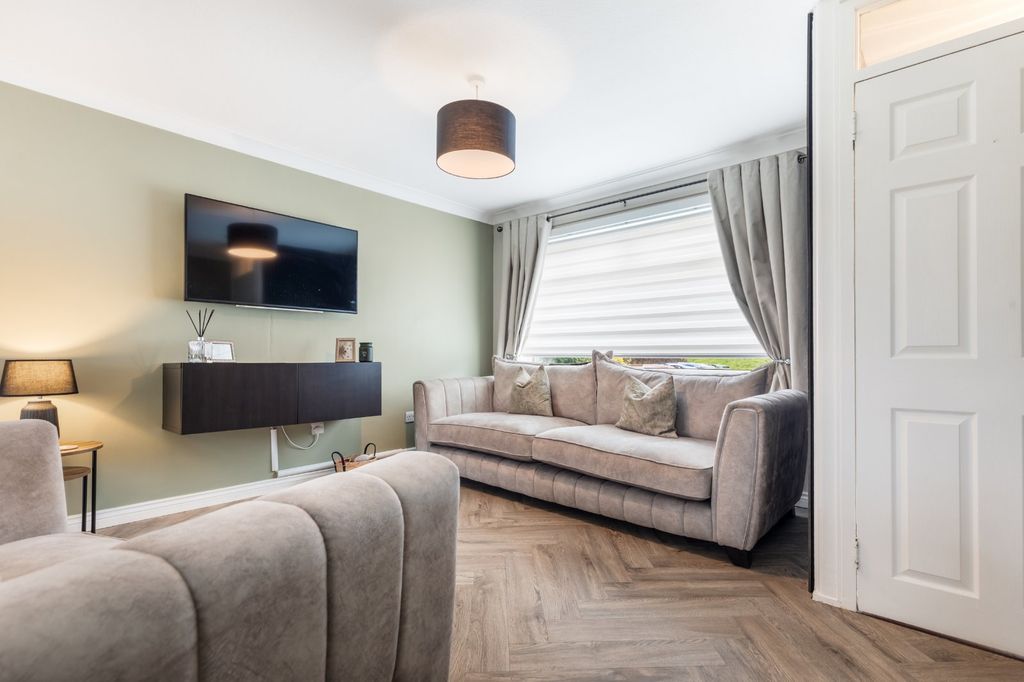 Property photo 3 of 27 Picture No. 11