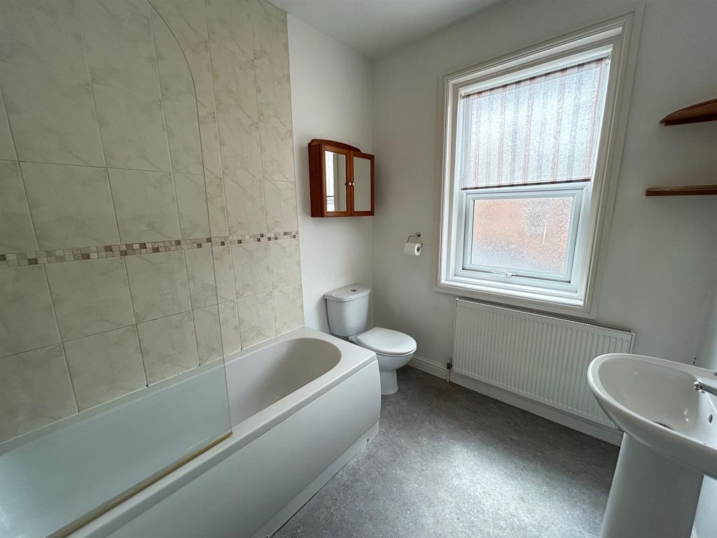Property photo 3 of 11 13.Jpg
