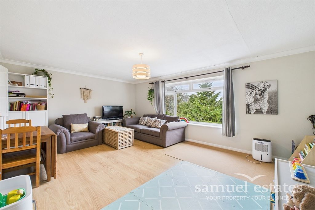 Property photo 1 of 15 Living Room