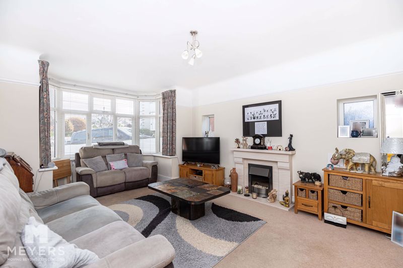 Property photo 2 of 31 Photo 12