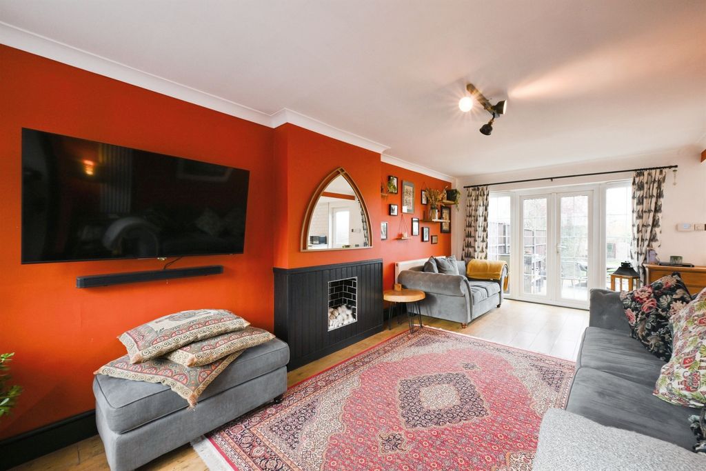 Property photo 2 of 16