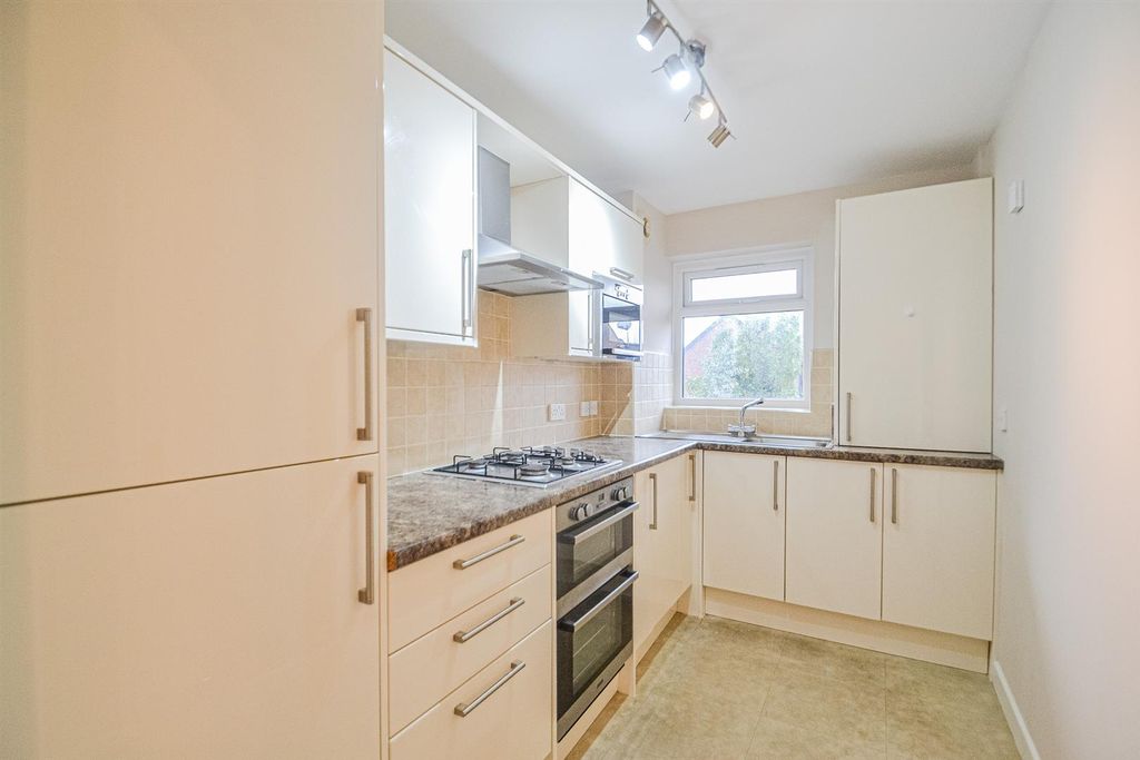 Property photo 2 of 6 Kitchen