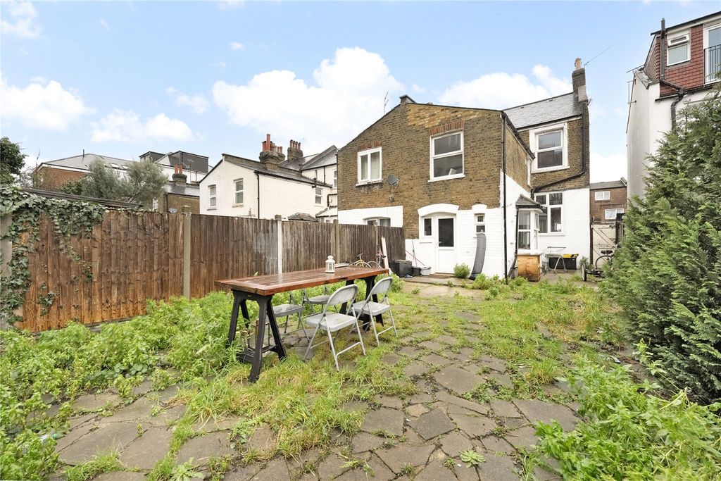 Property photo 3 of 21 Picture No. 23