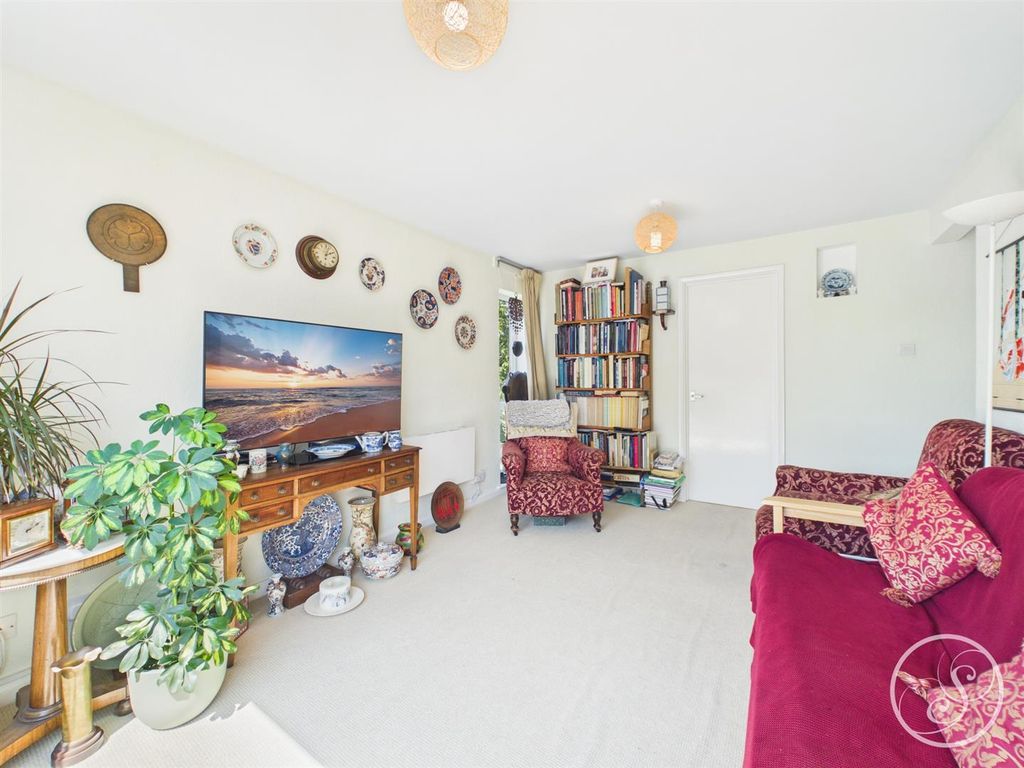Property photo 3 of 15 Living Room