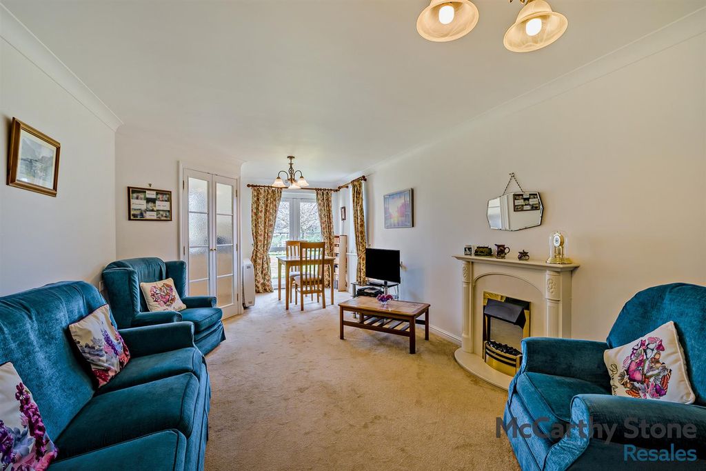 Property photo 2 of 16 Living Room