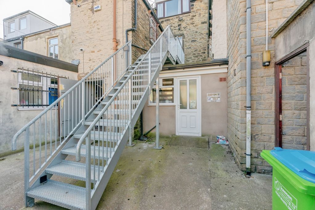 Property photo 3 of 17 Photo