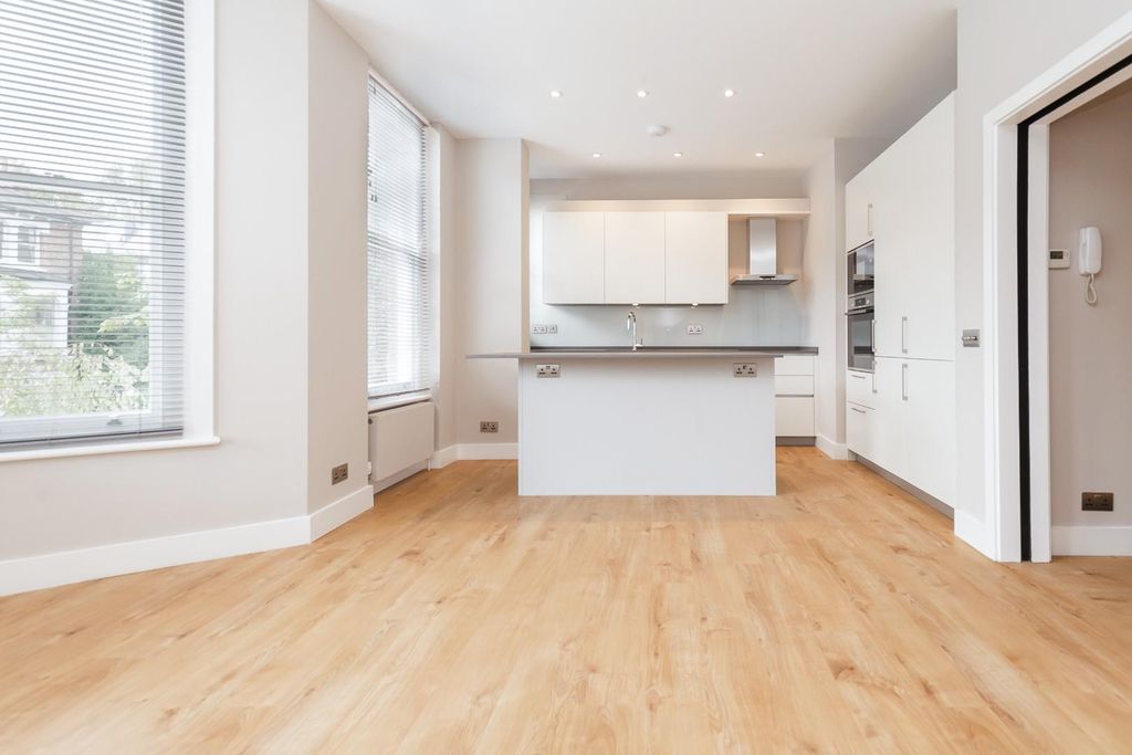Property photo 1 of 8 Brook Green Lettings Sterndale Road - Kitchen.Jpg