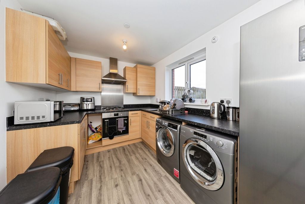 Property photo 2 of 21 Pbox-Img.Jpg