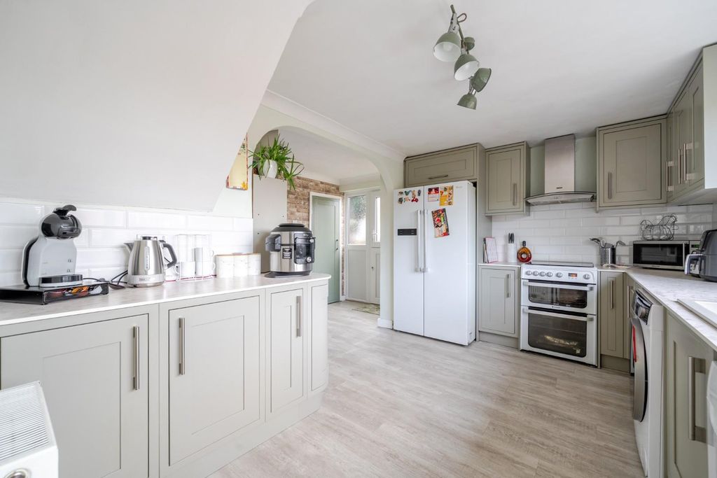 Property photo 1 of 22 1396084-11-695d057B3cc44.Jpg