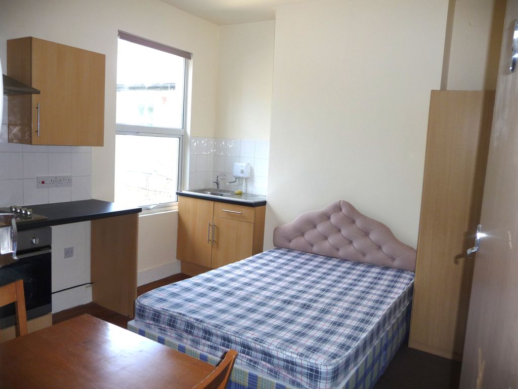 Property photo 1 of 2 1 Bedroom Bedsit For Rent
