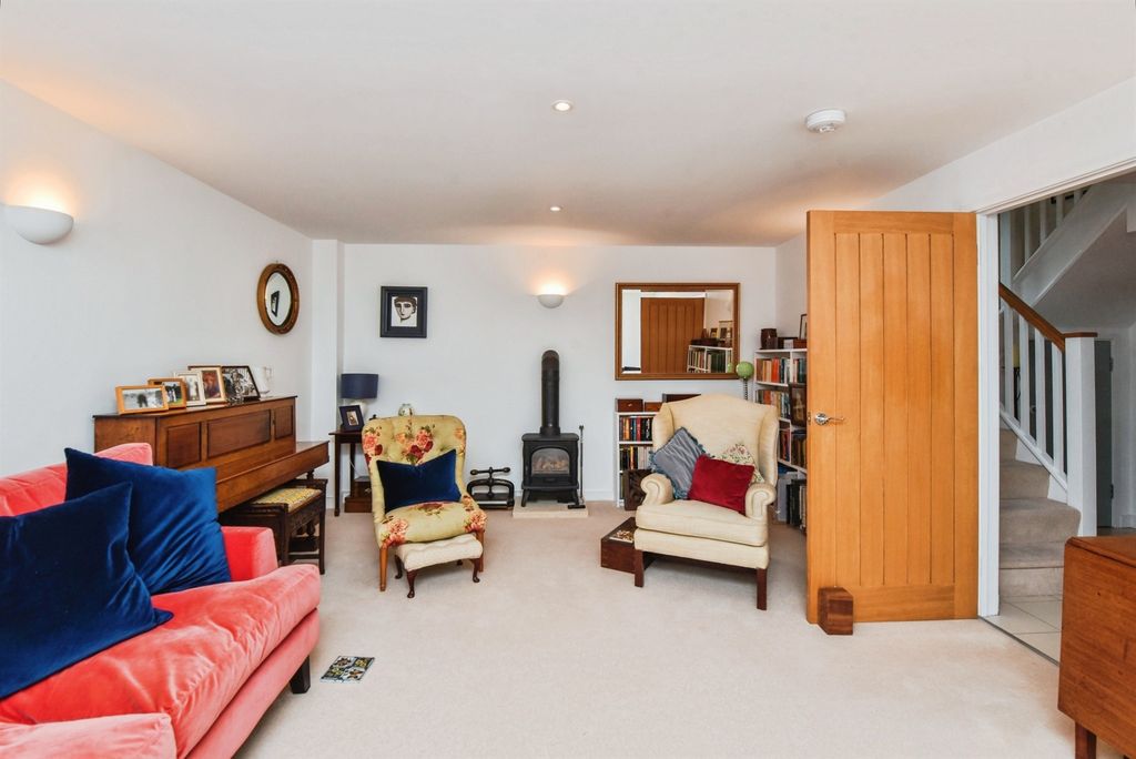 Property photo 3 of 21