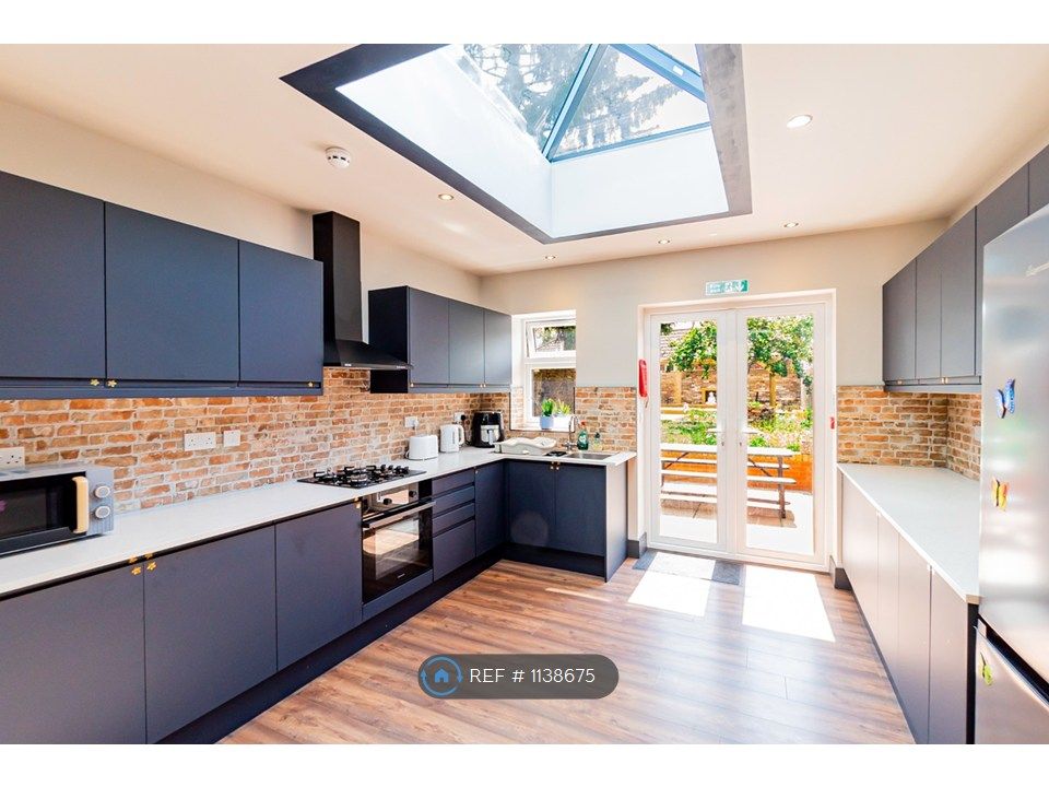 Property photo 2 of 24 Kitchen