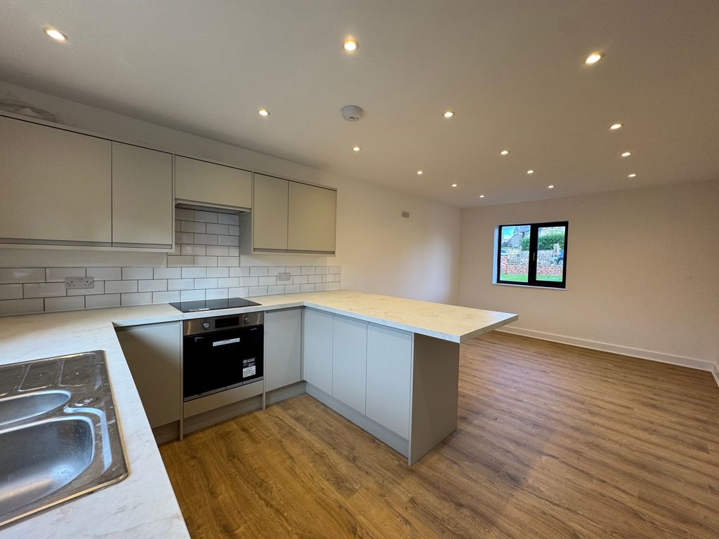 Property photo 3 of 12 Img_2348