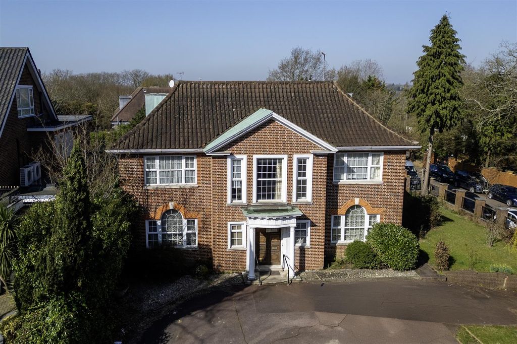 Property photo 2 of 8 7529_002.Jpg