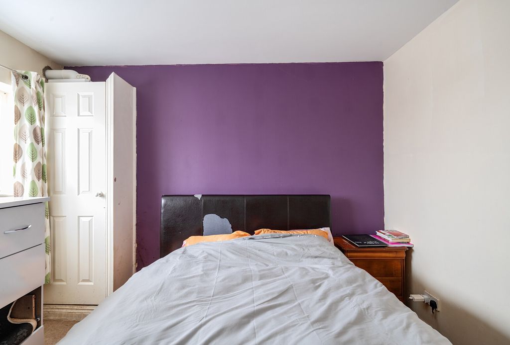 Property photo 3 of 10 1388186-10-693815...