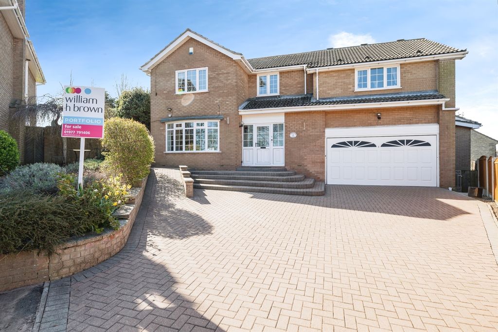 Property photo 1 of 31