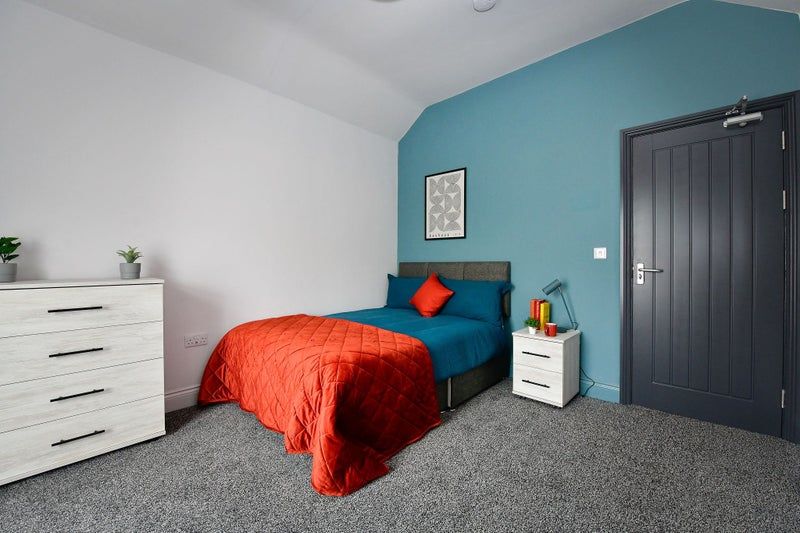 Property photo 1 of 12 Photo 0