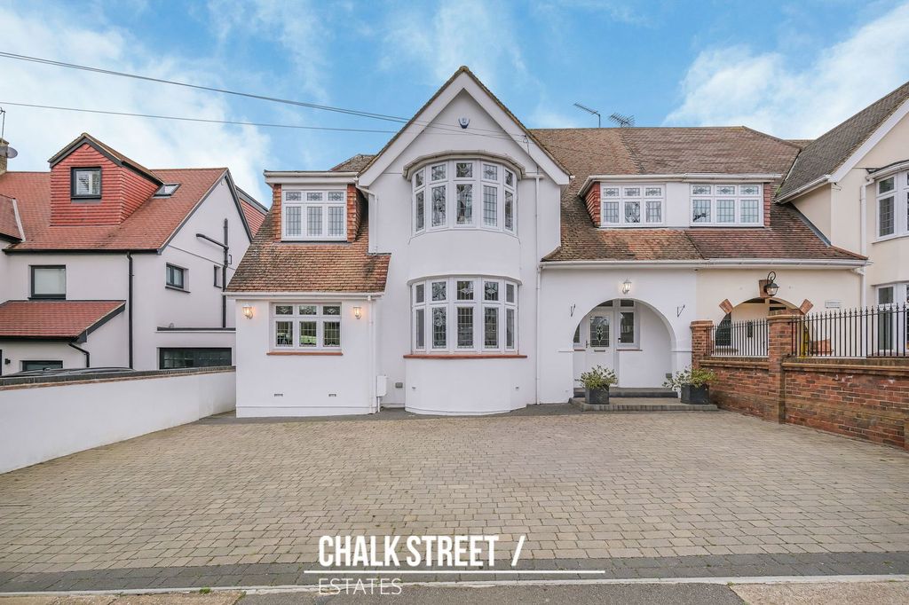 Property photo 1 of 42