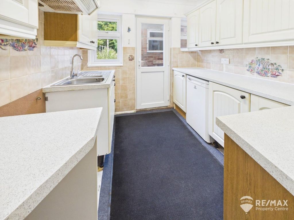 Property photo 2 of 17 Kitchen.Jpg