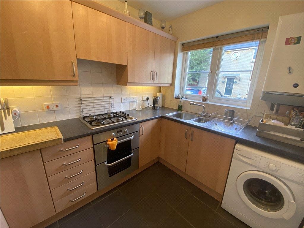 Property photo 2 of 9 Kitchen