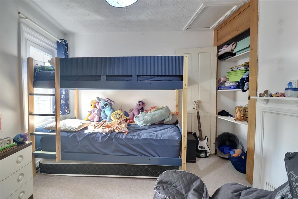 Property photo 3 of 11 Bedroom