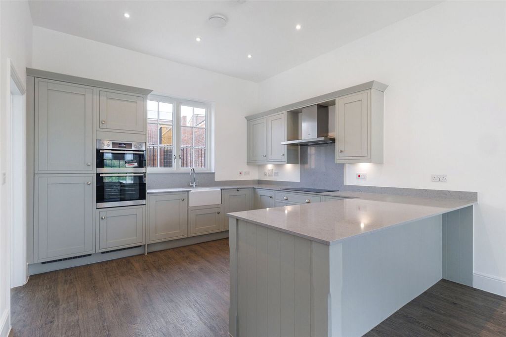 Property photo 1 of 14 Picture No. 33